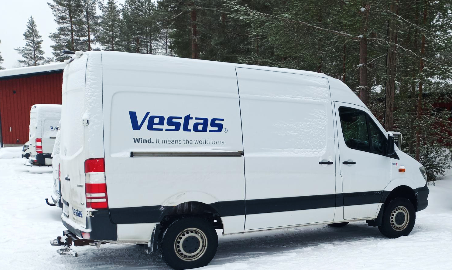 vestas-tuulivoimalayrityksen autoja